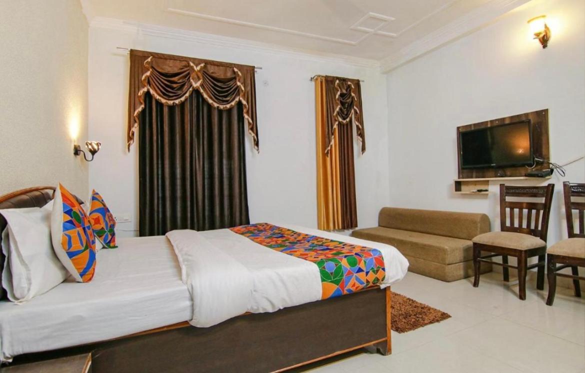 The For You Hotel & Restaurant Rishikesh Exterior photo